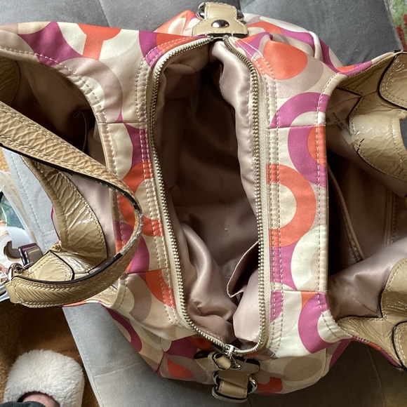 COACH purse with several compartments in great condition. - Picture 10 of 15